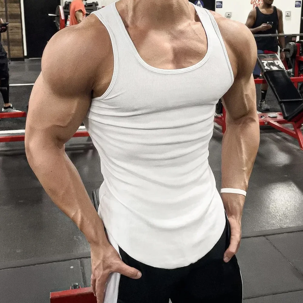 Мужской спортивный тонкий жиле – обзор и цена Undershirt Crew Neck