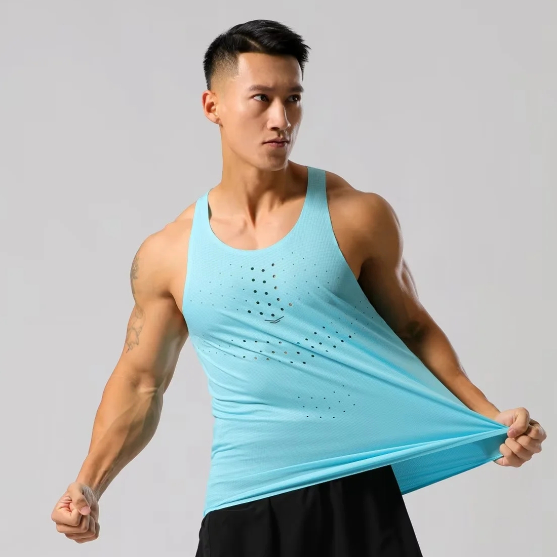 Мужские легкие жилеты для бега – обзор и цена Sleeveless Undershirt